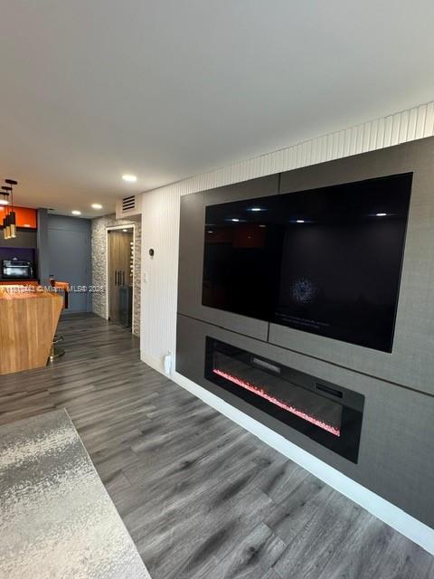 YOLANDA VILLAS CONDO - Residential