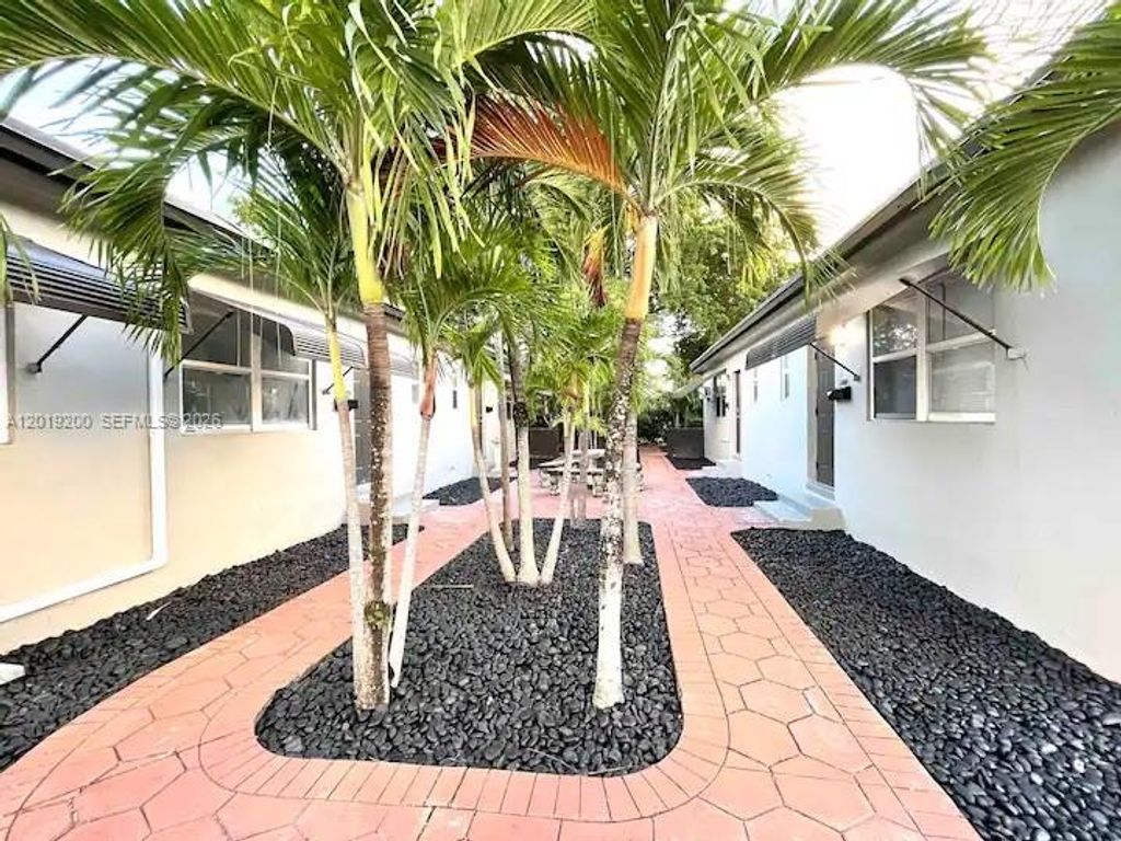 Photo of 1925 Dewey St #1927, Hollywood, FL 33020 (MLS # A12019200)