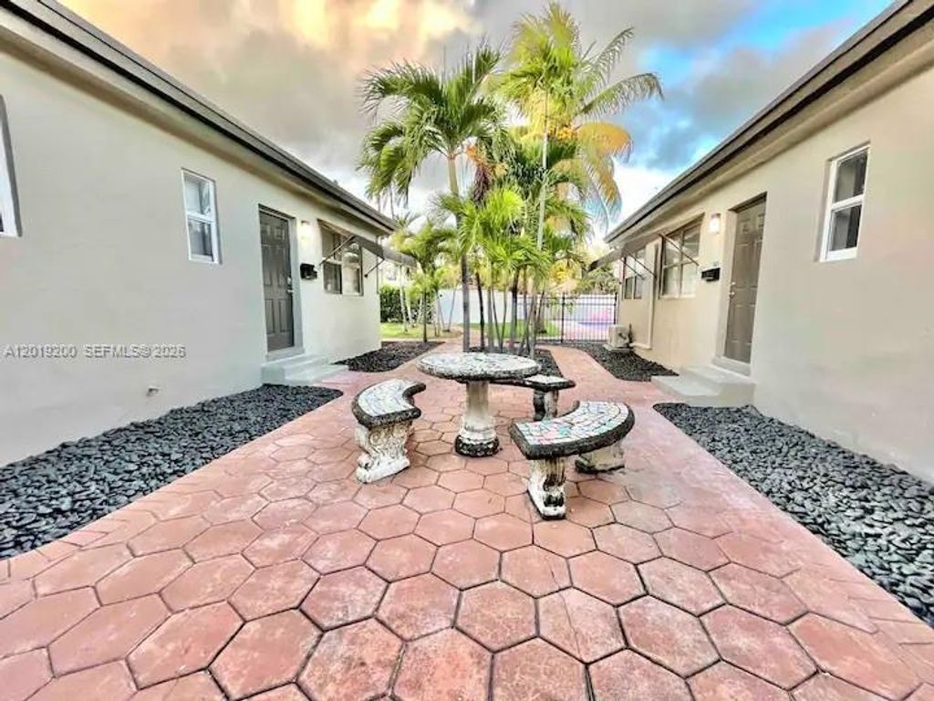Photo of 1925 Dewey St #1927, Hollywood, FL 33020 (MLS # A12019200)