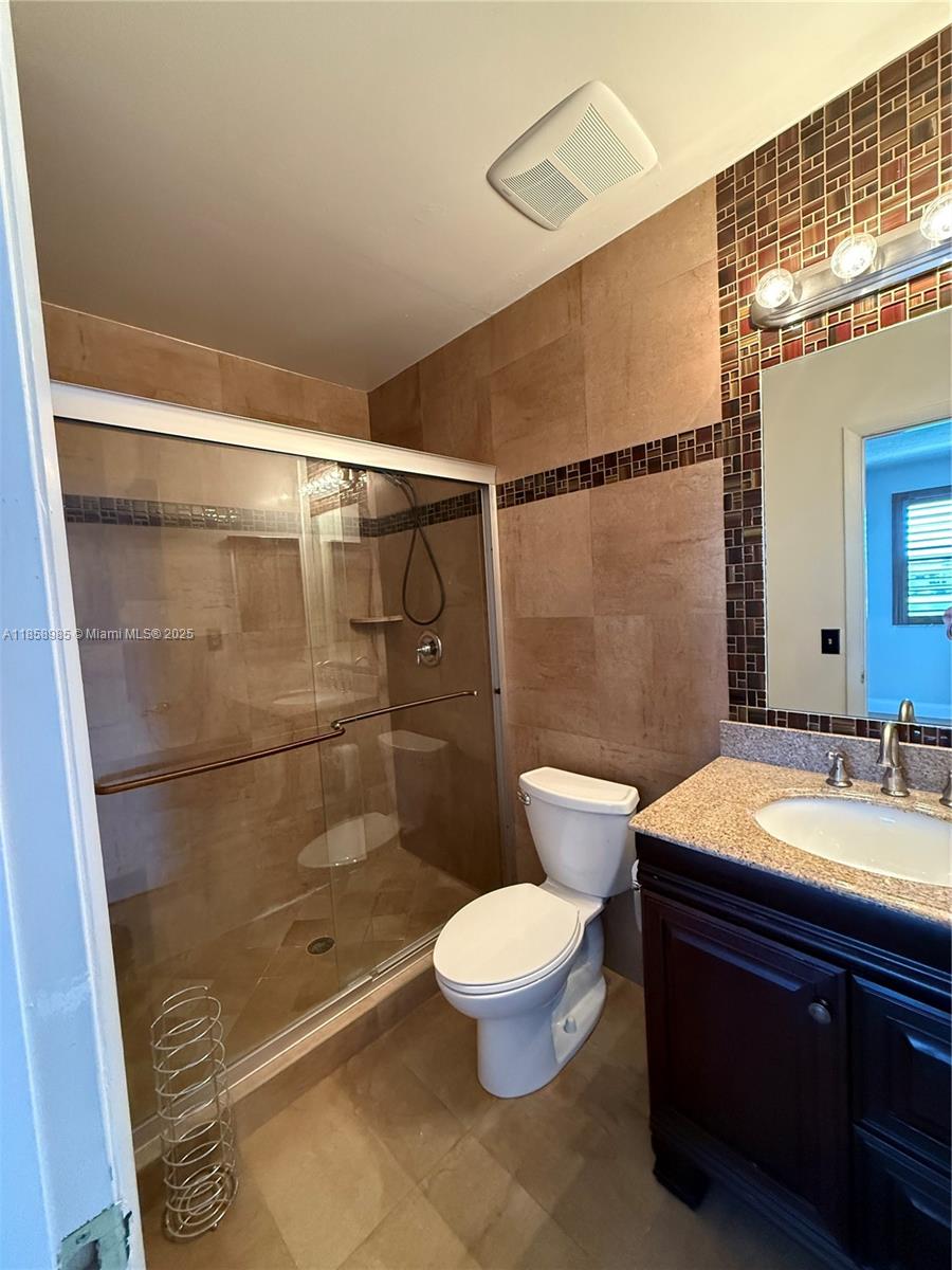 PEMBROKE POINTE SECTION T - Residential Lease