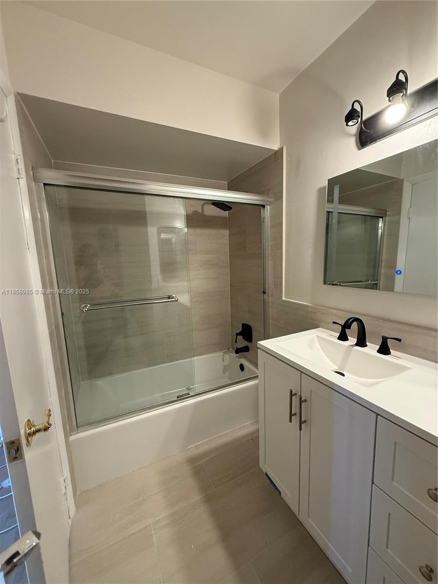 PEMBROKE POINTE SECTION T - Residential Lease