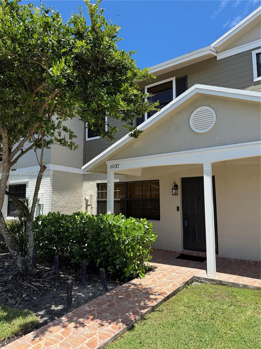 PEMBROKE POINTE SECTION T - Residential Lease
