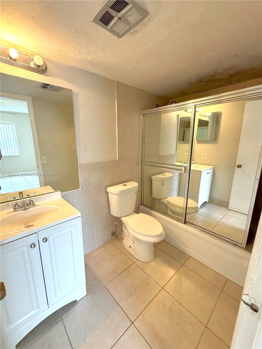 APPLE CREEK - Residential