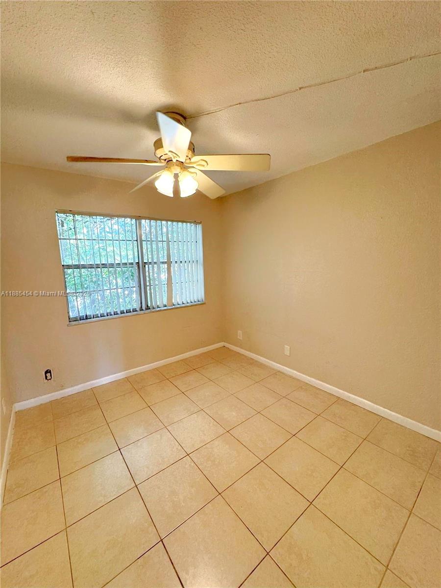 APPLE CREEK - Residential