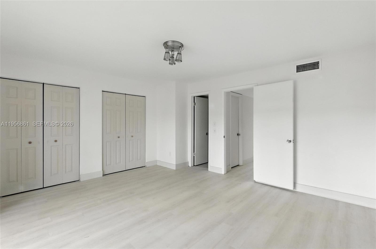 BRENTWOOD WEST TOWNHOUSES - Residential