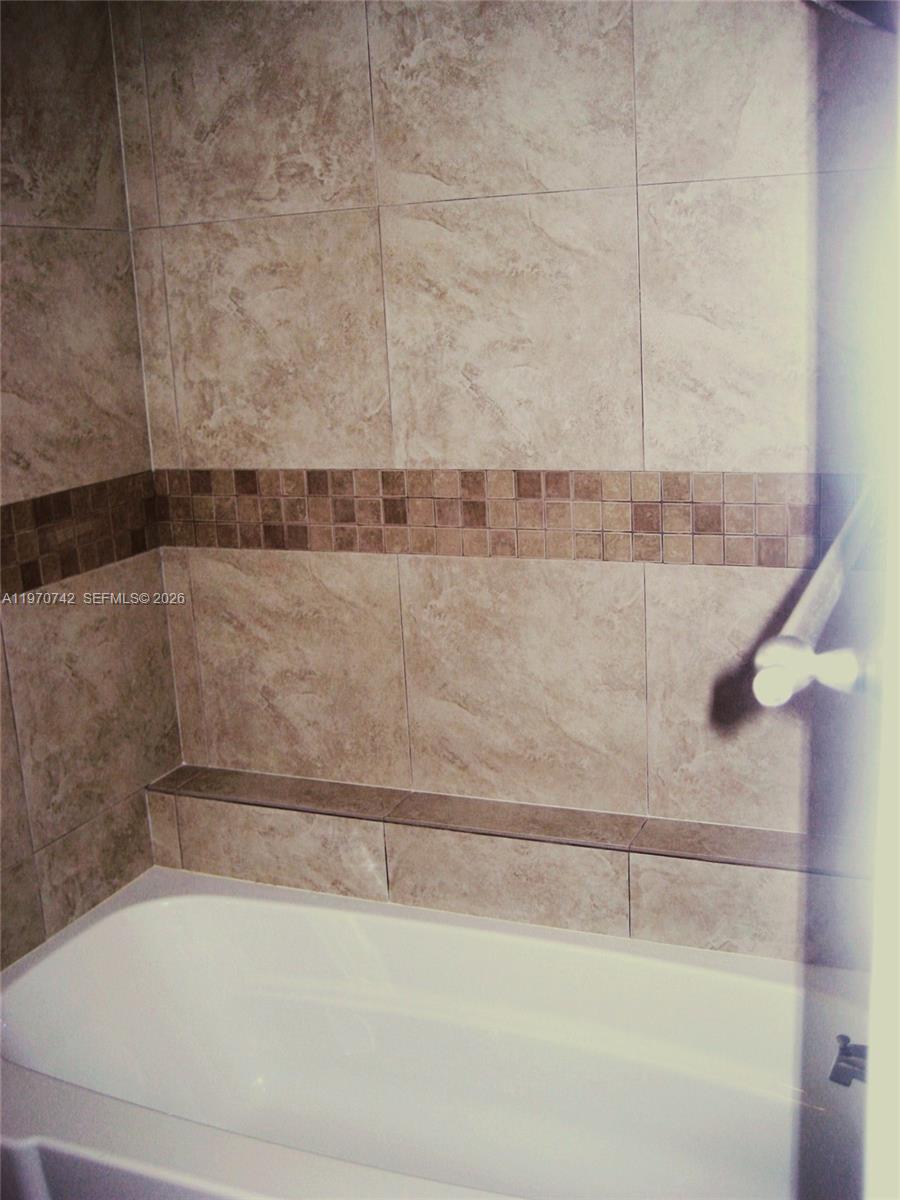 FAIRWAYS AT BONAVENTURE C - Residential Lease