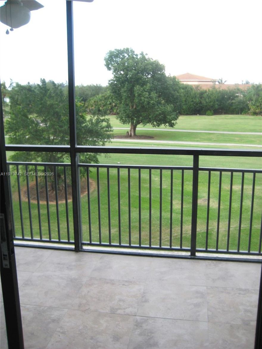 Enjoy a peaceful golf view from your screen balcony from this beautiful updated 2-bedroom, 2-bathroom condo. The kitchen features granite countertops and plenty of cabinet space. Also, you have a storage cage. As a resident, you'll have access to the Bonaventure club, offering a wide range of amenities including a fitness center, racquetball and tennis courts, basketball, swimming pool, skating, bowling alley, and daily activities for all ages.