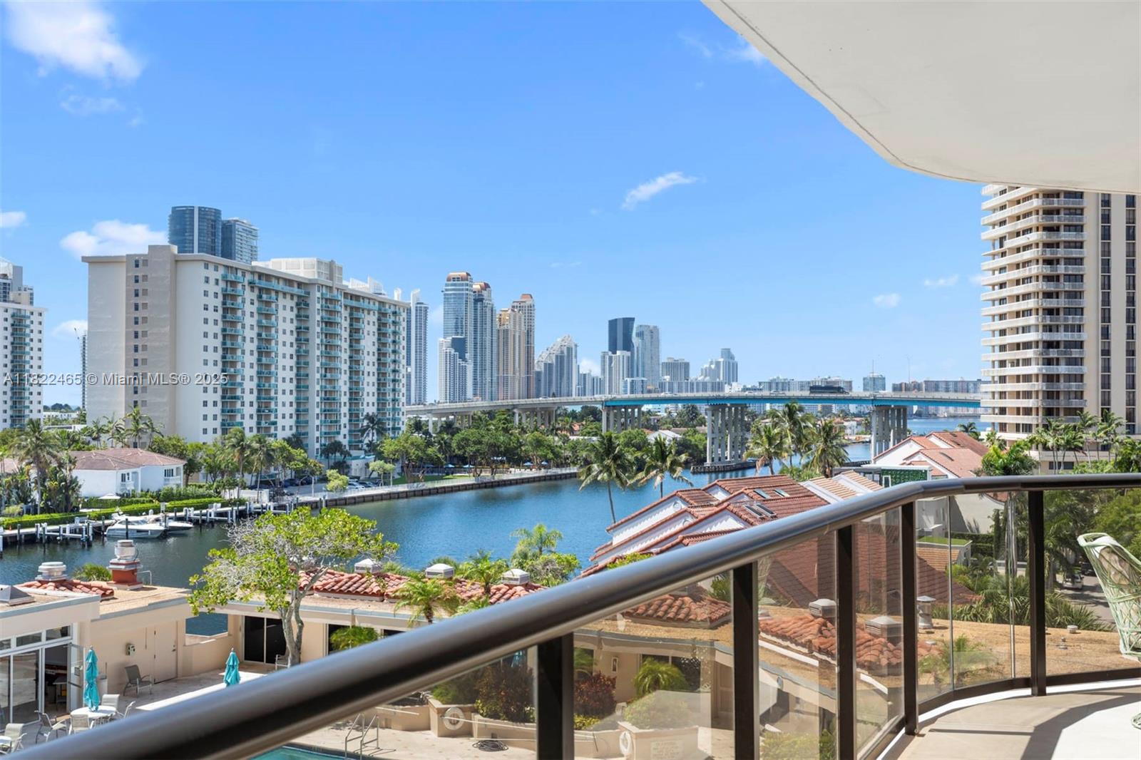 TURNBERRY ISLE SOUTH COND - Residential