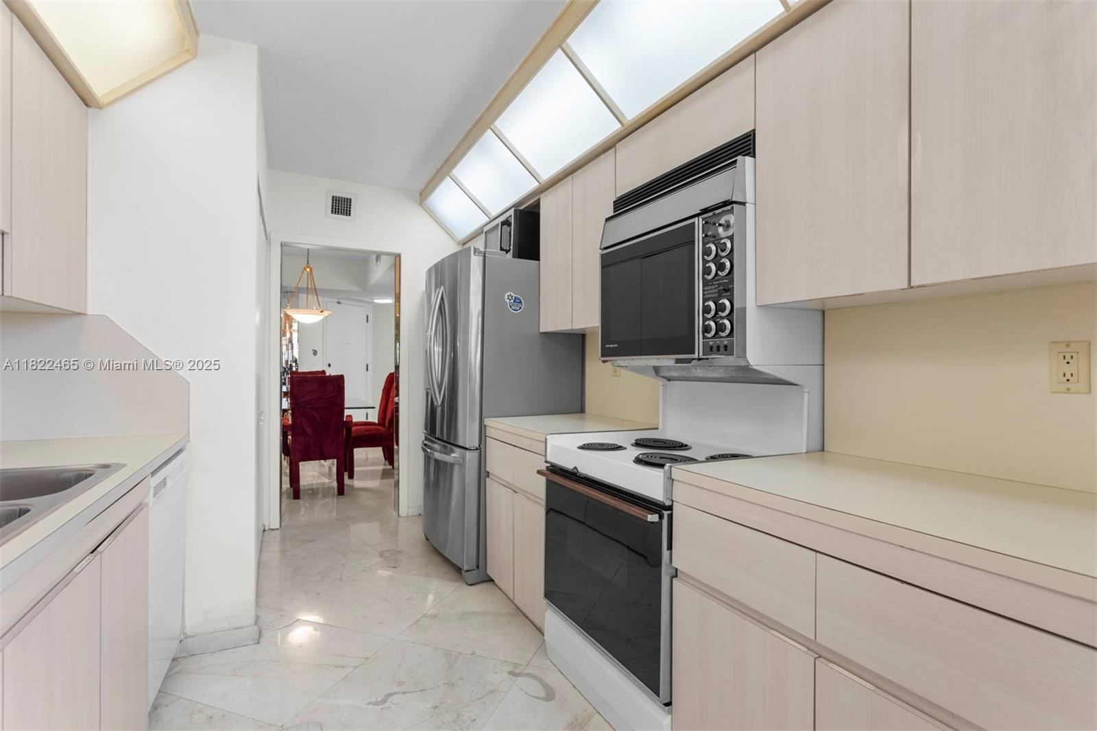 TURNBERRY ISLE SOUTH COND - Residential