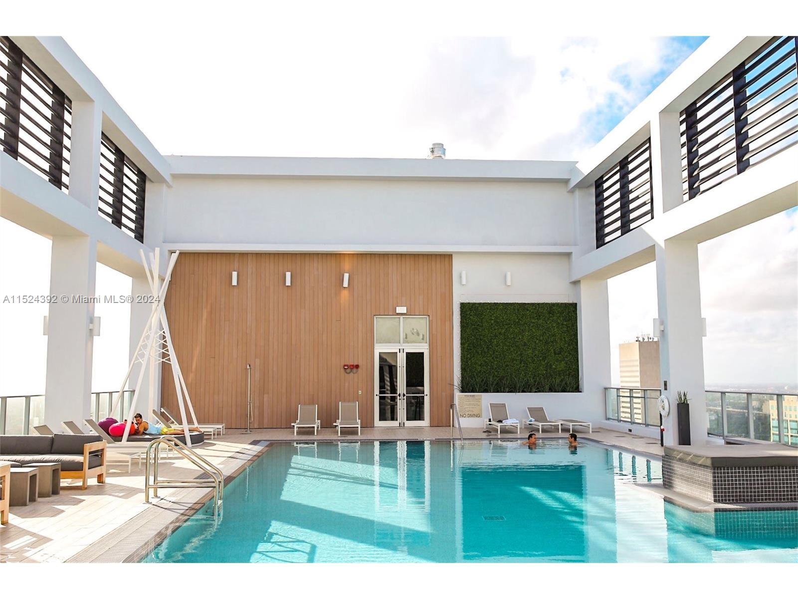 CENTRO CONDO - Residential