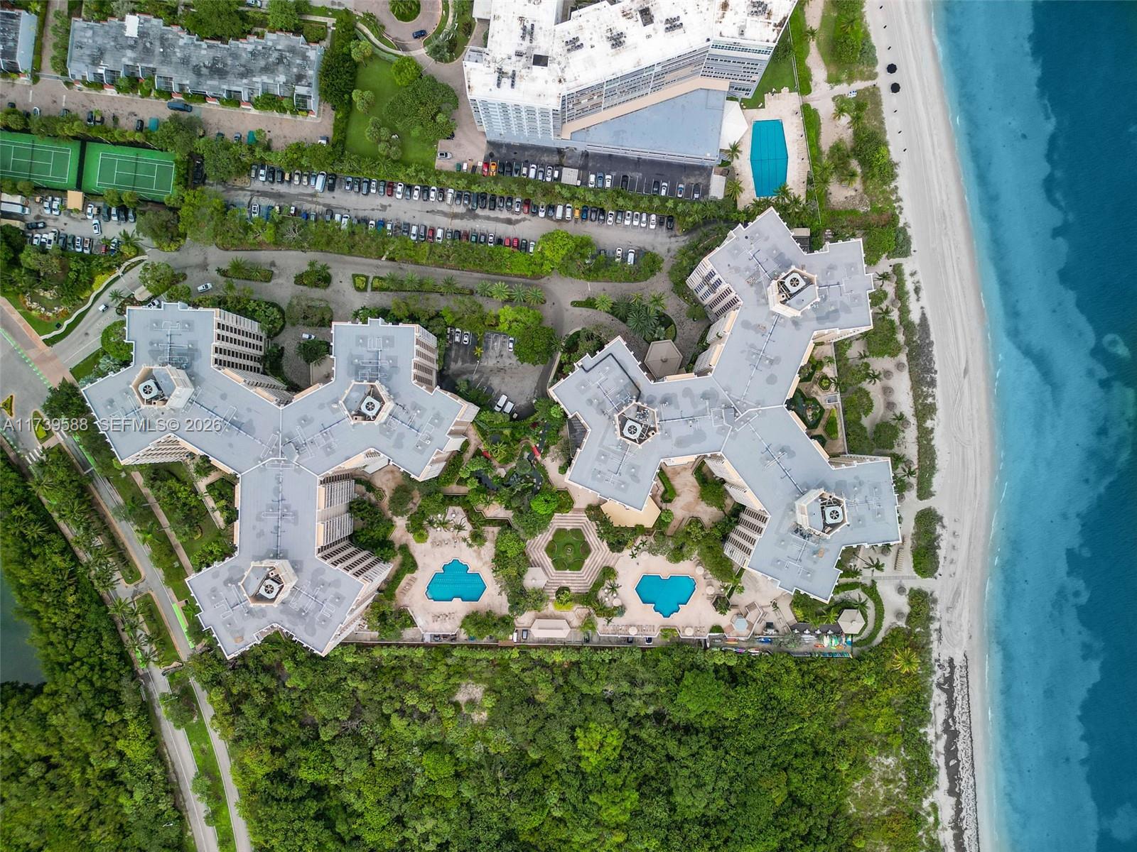 TOWERS OF KEY BISCAYNE CO - Residential
