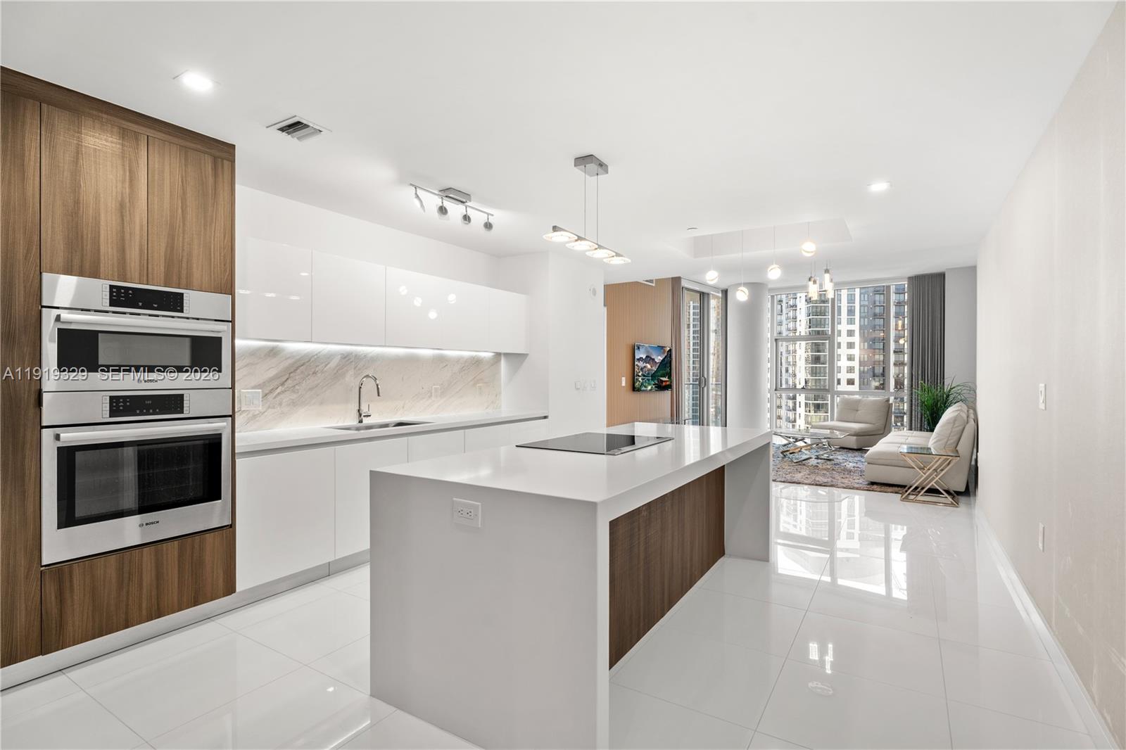 PARAMOUNT MIAMI WORLDCENT - Residential