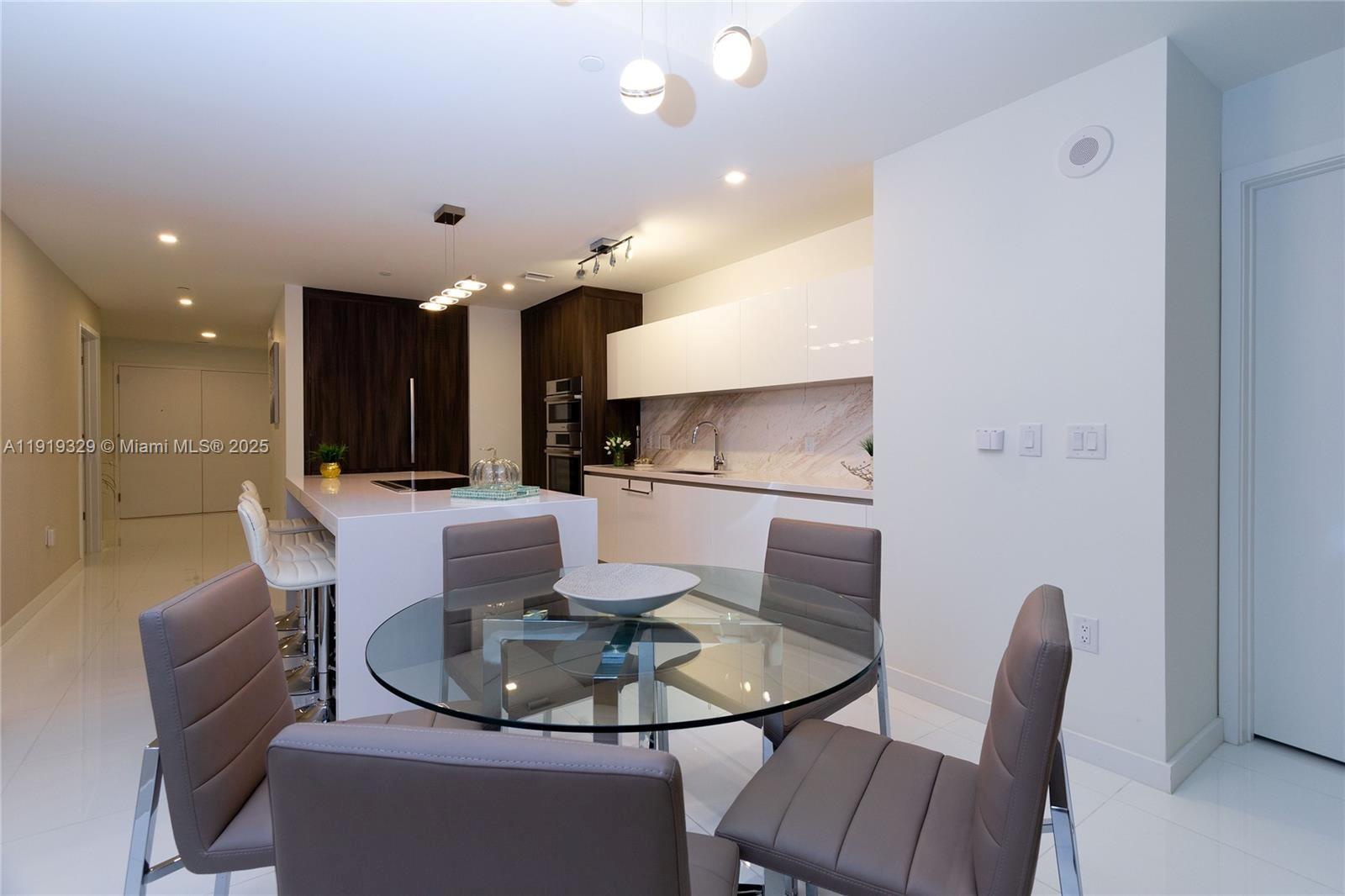 PARAMOUNT MIAMI WORLDCENT - Residential