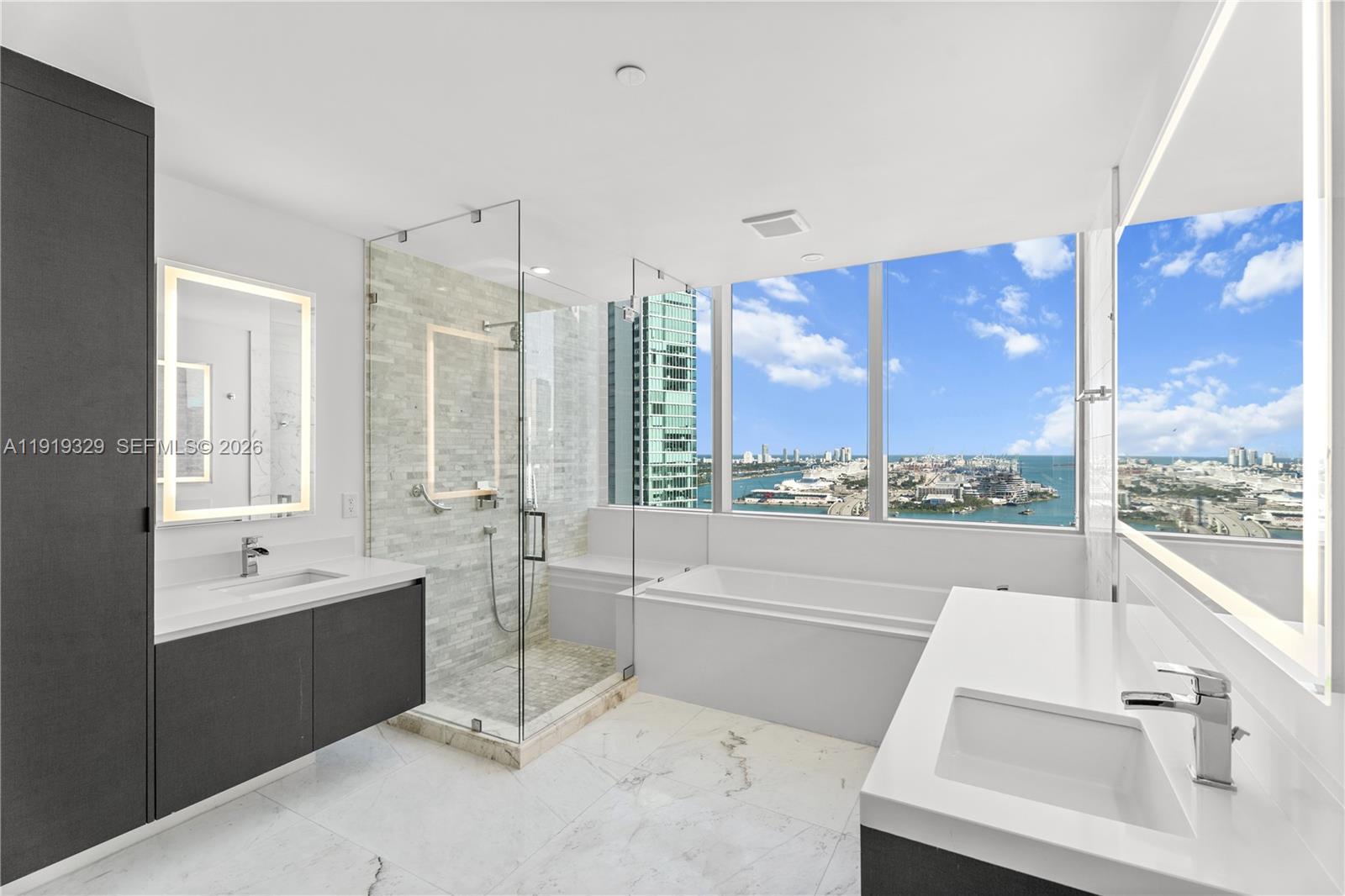 PARAMOUNT MIAMI WORLDCENT - Residential