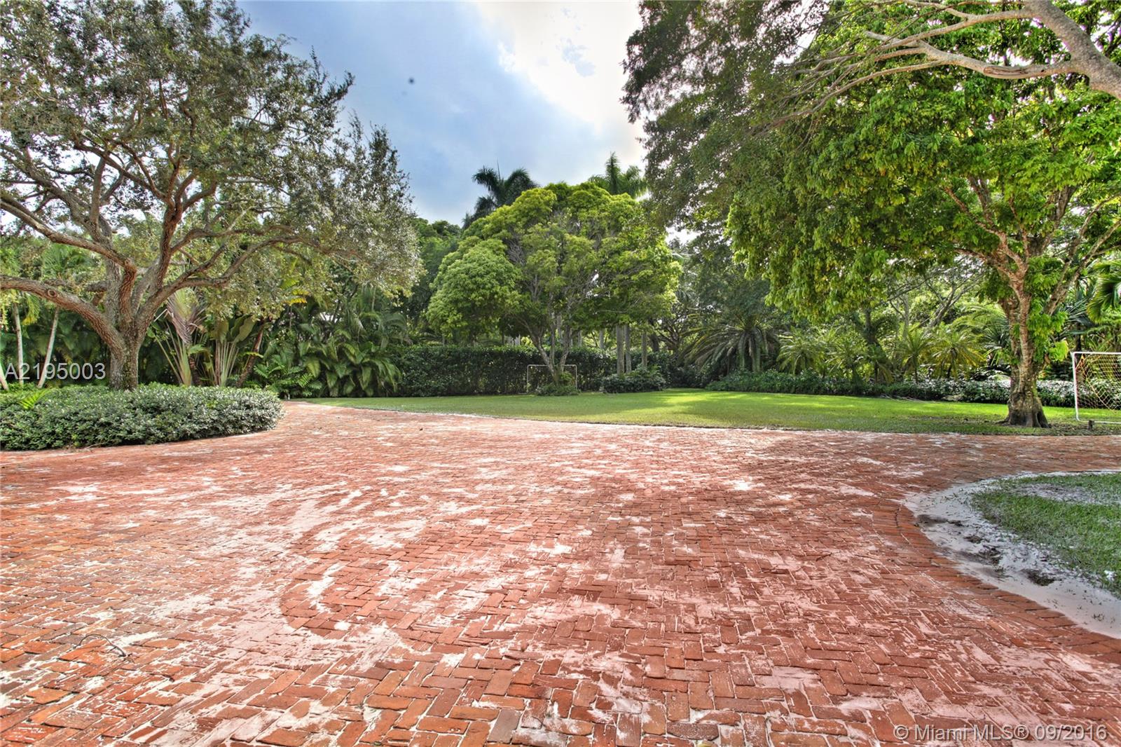 HAMMOCK LAKE PARK - Residential