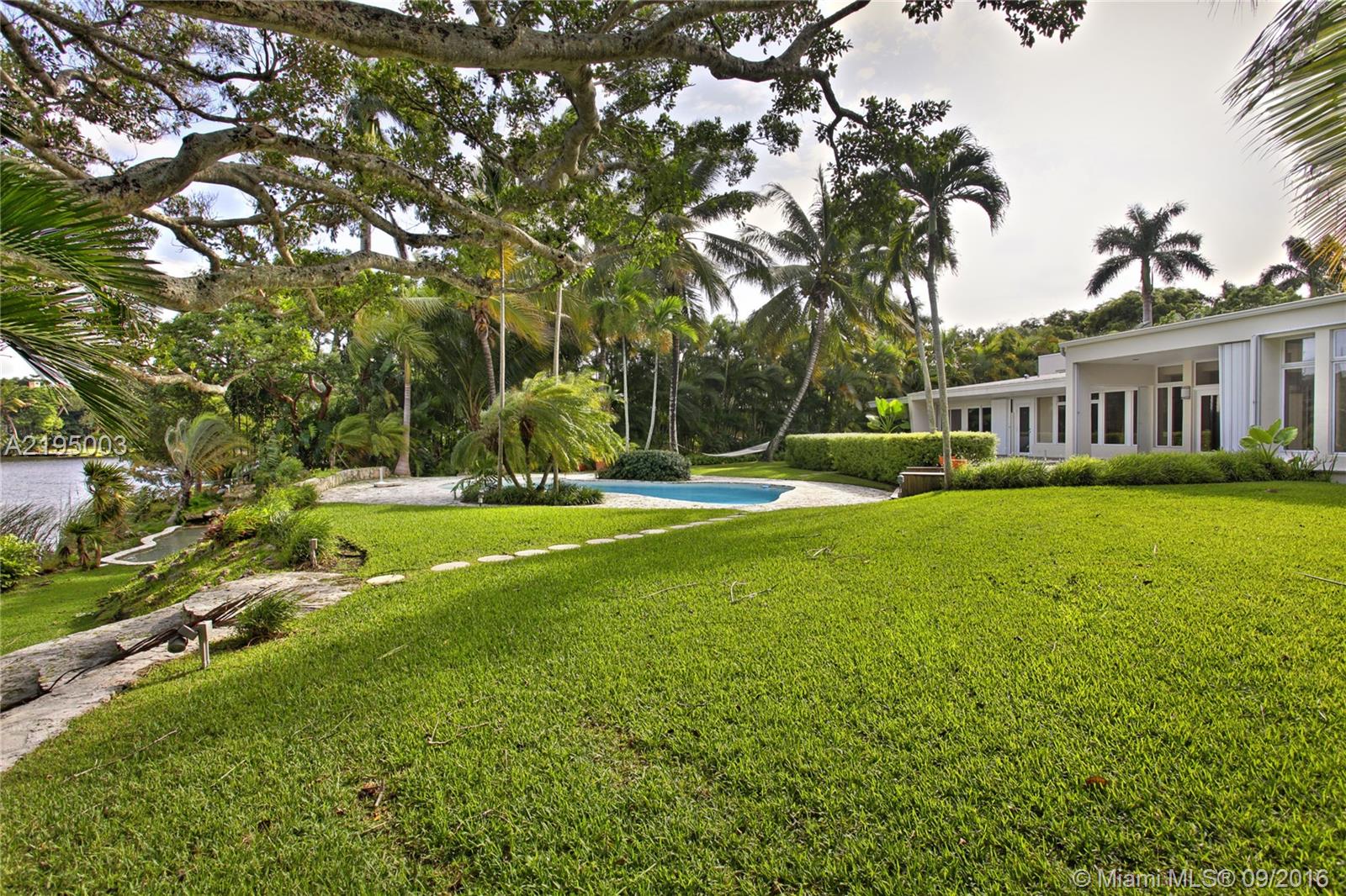 HAMMOCK LAKE PARK - Residential