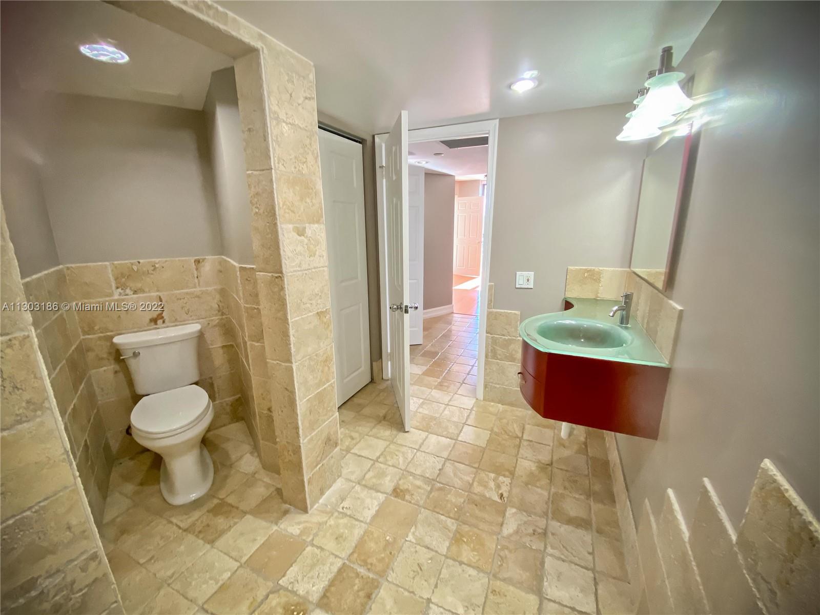 MYSTIC POINTE TOWER 500 C - Residential Lease