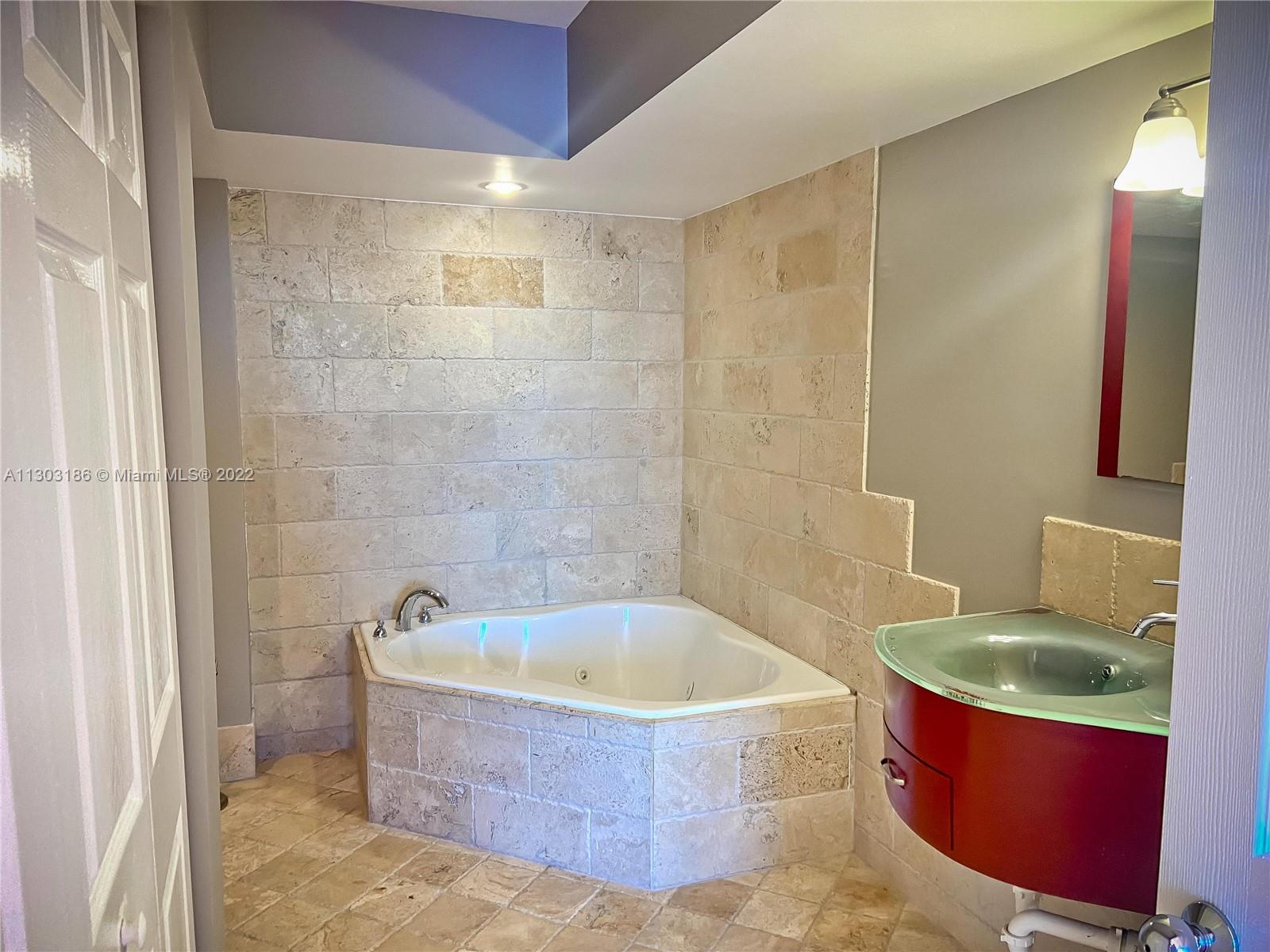 MYSTIC POINTE TOWER 500 C - Residential Lease