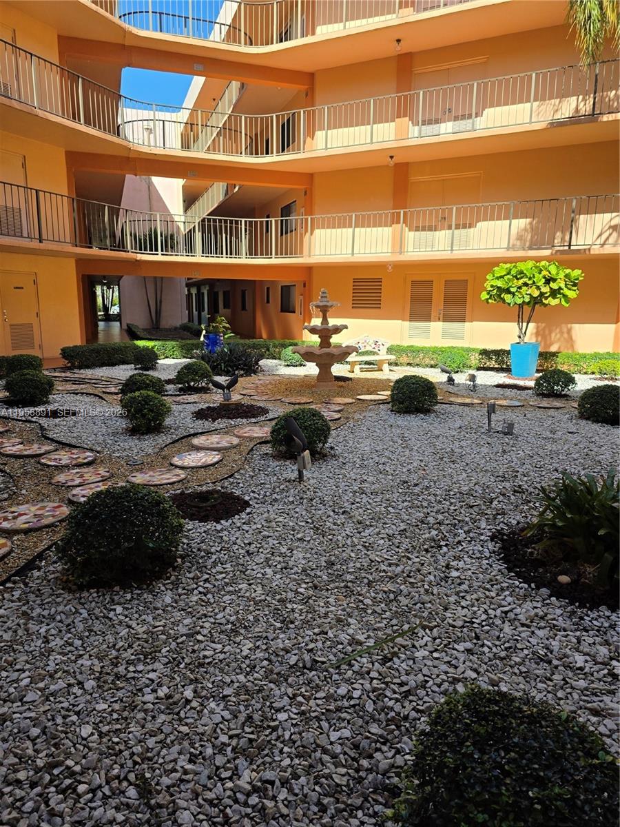 HORIZONS WEST CONDO #5 - Residential Lease