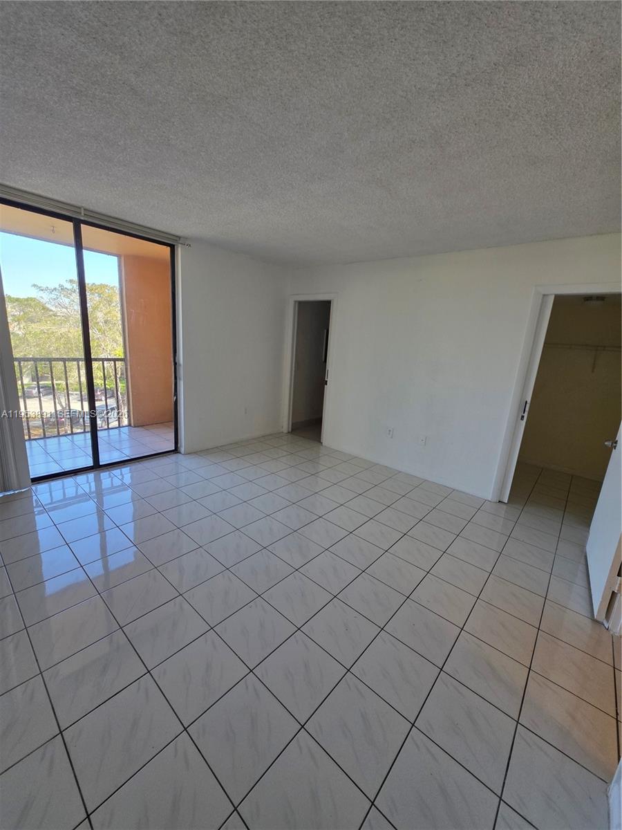 HORIZONS WEST CONDO #5 - Residential Lease