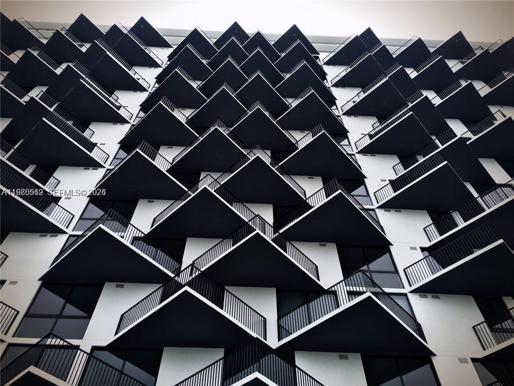 5252 PASEO CONDO - Residential Lease