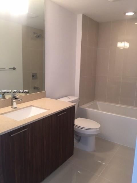 5252 PASEO CONDO - Residential Lease