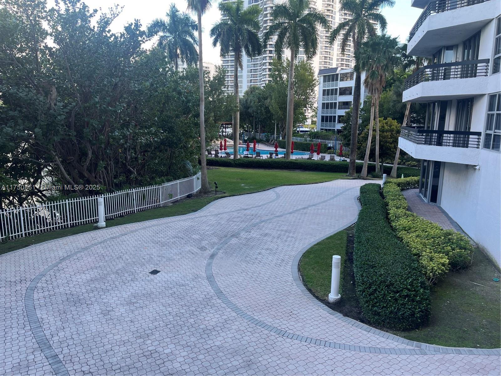 MYSTIC POINTE TOWER 600 C - Residential