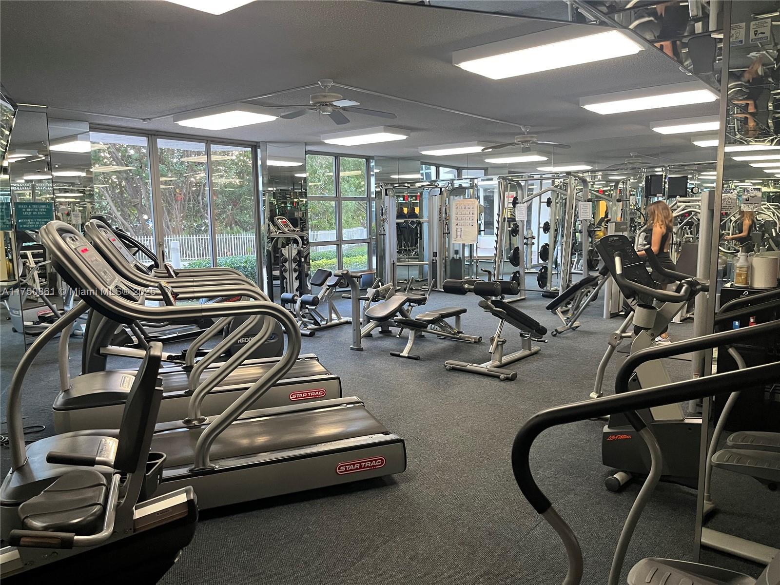 MYSTIC POINTE TOWER 600 C - Residential
