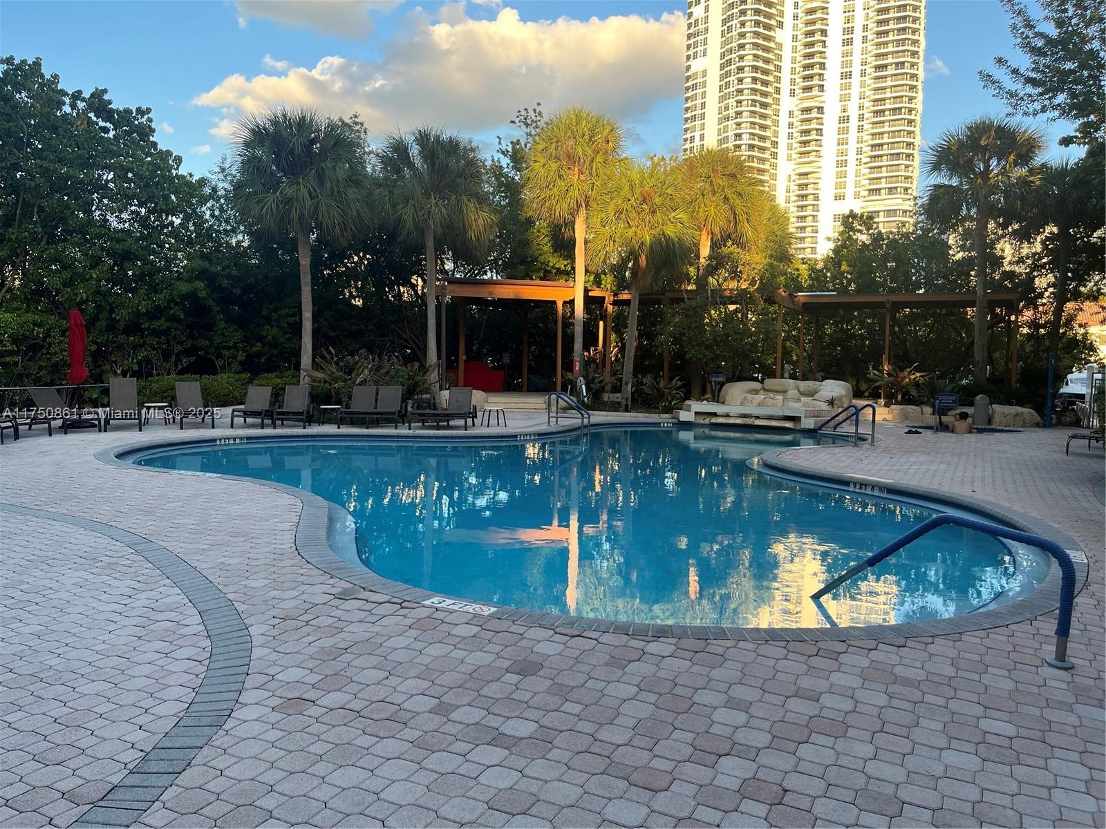 MYSTIC POINTE TOWER 600 C - Residential