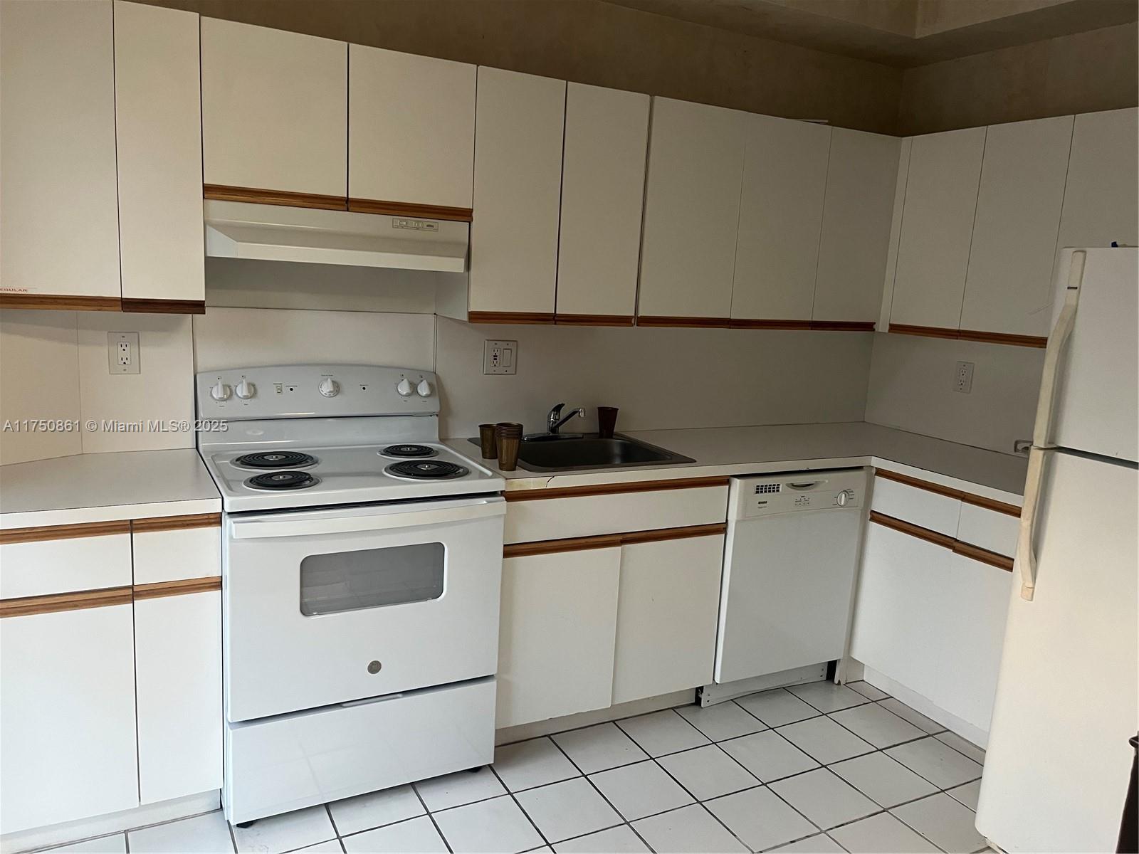 MYSTIC POINTE TOWER 600 C - Residential