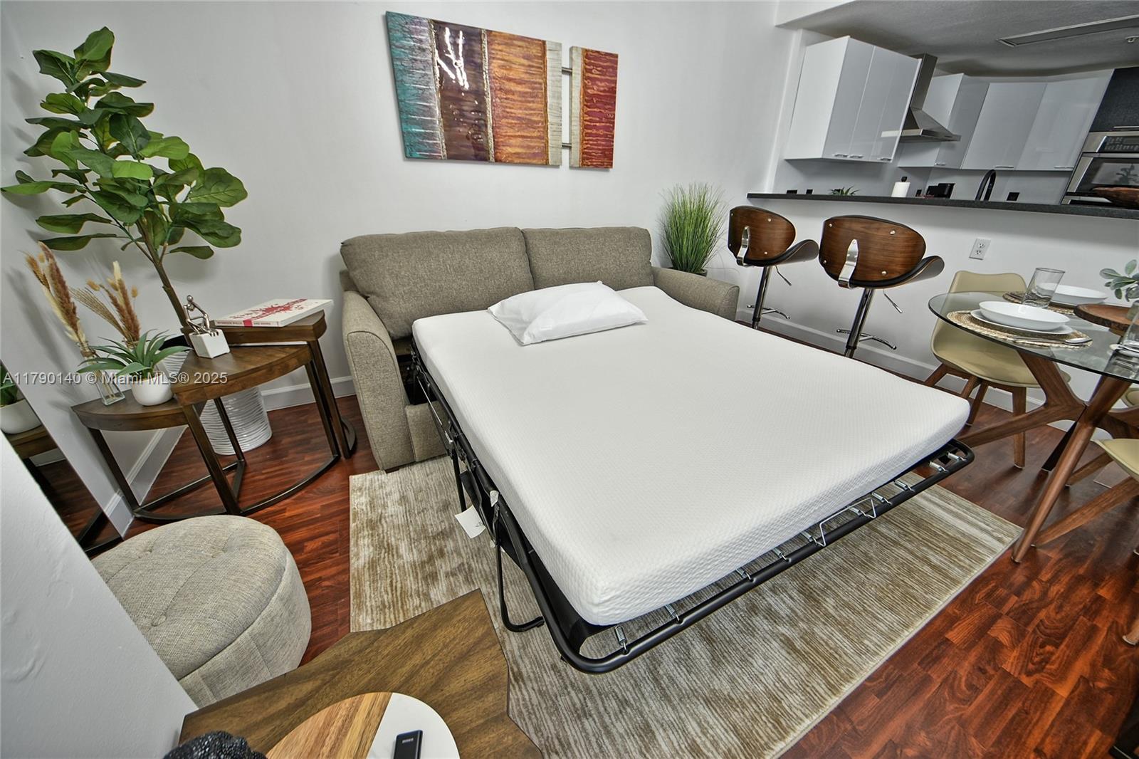 THE SAIL CONDO - Residential Lease