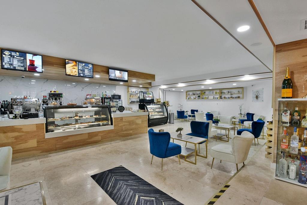 THE ALEXANDER CONDO - Residential