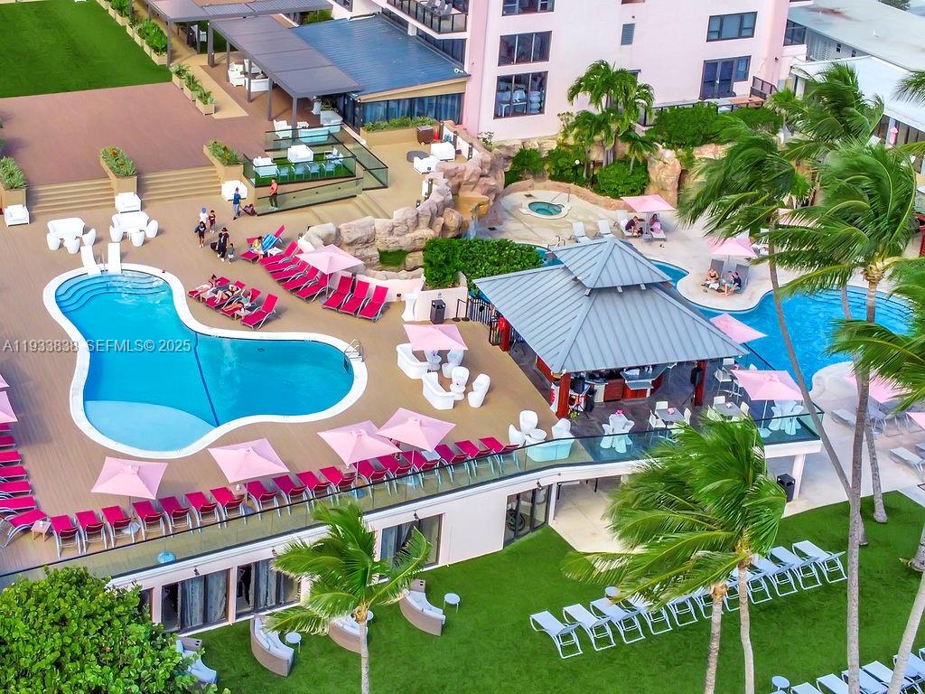 THE ALEXANDER CONDO - Residential