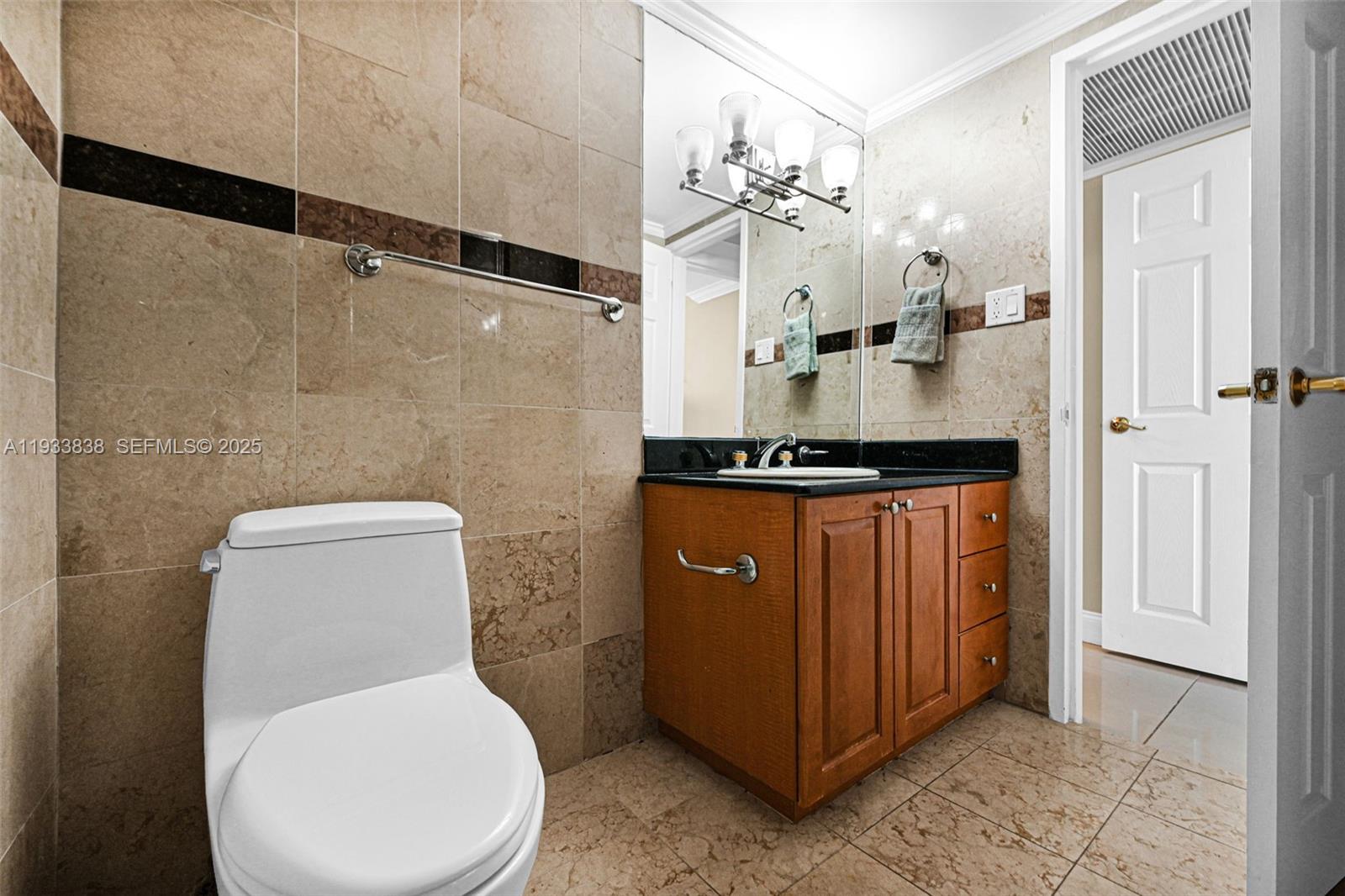 THE ALEXANDER CONDO - Residential