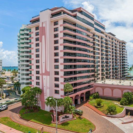 THE ALEXANDER CONDO - Residential