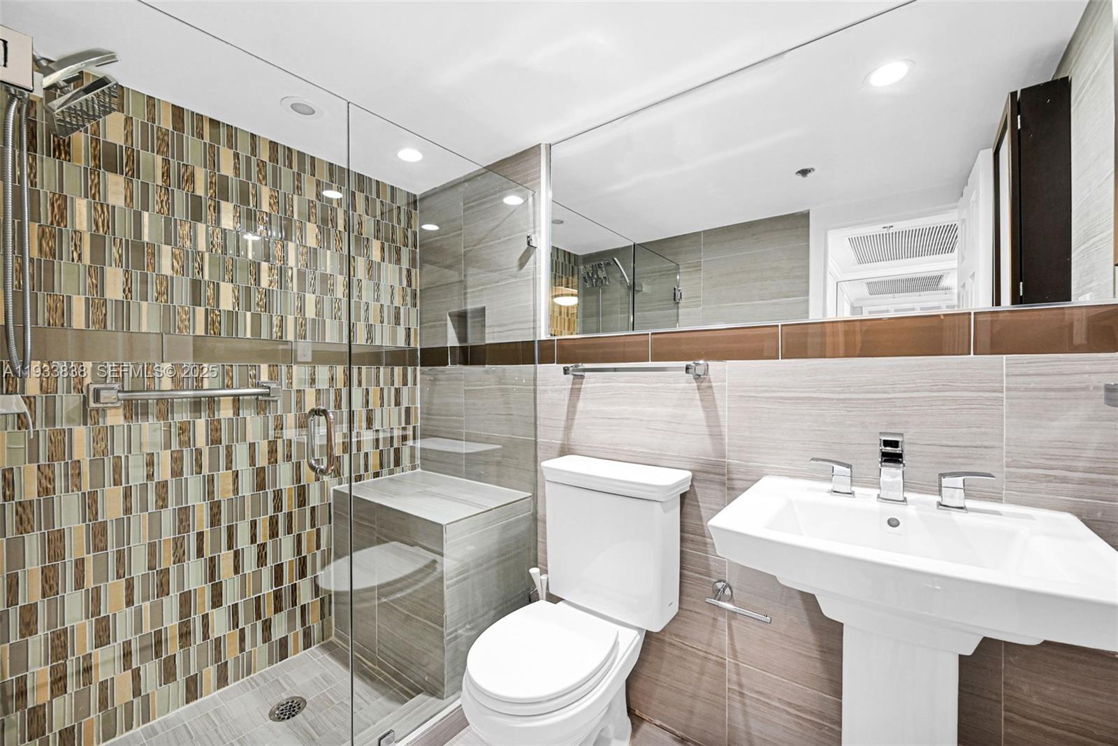 THE ALEXANDER CONDO - Residential