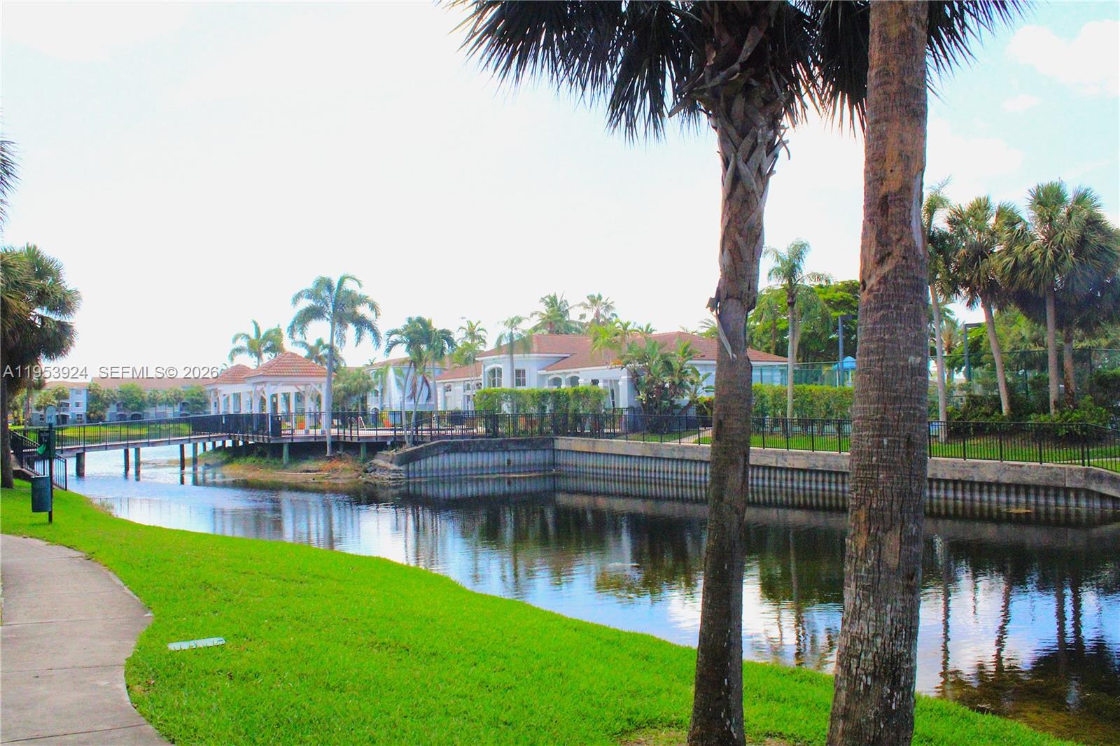 LA VIA CONDO - Residential