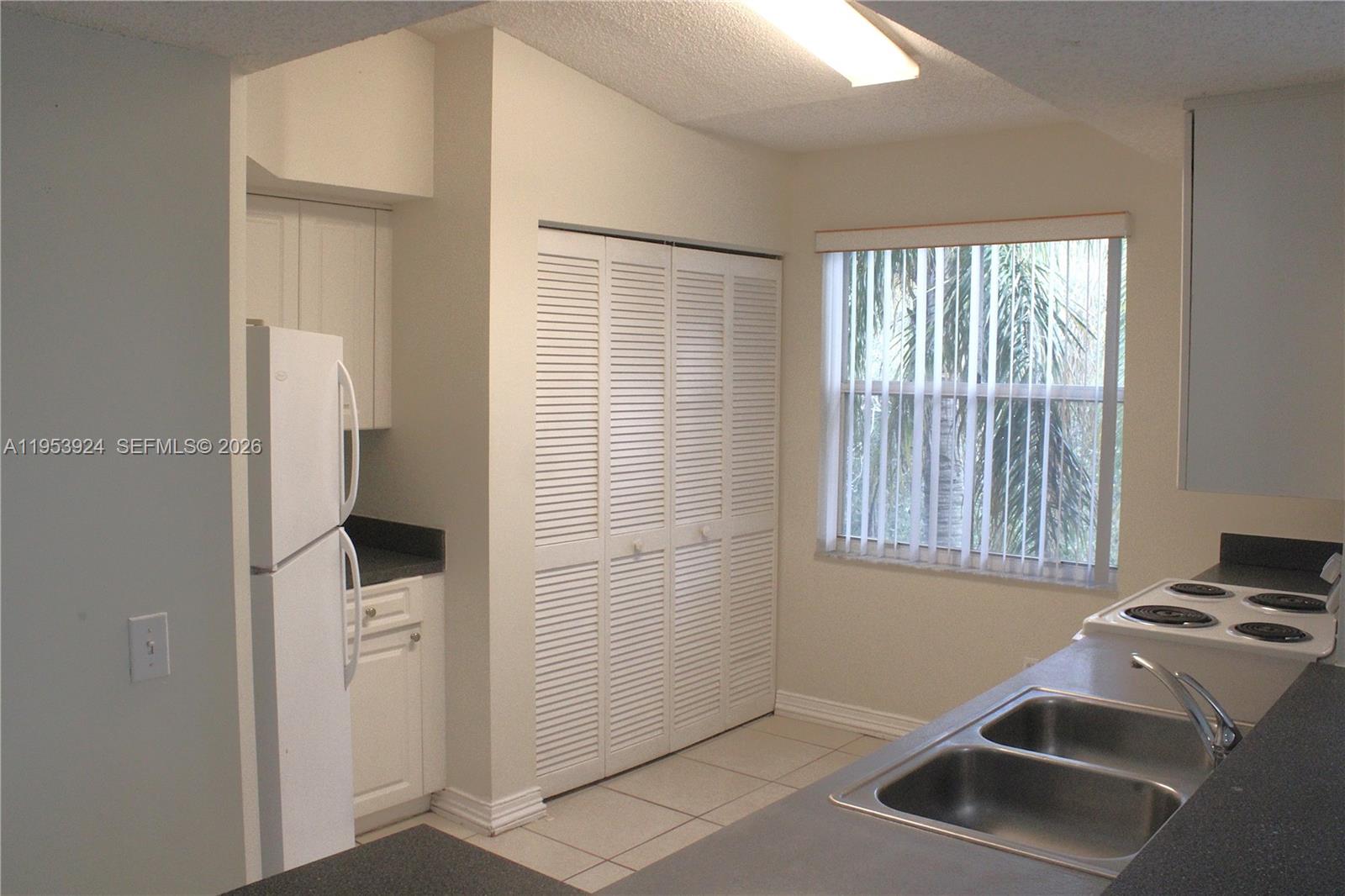 LA VIA CONDO - Residential