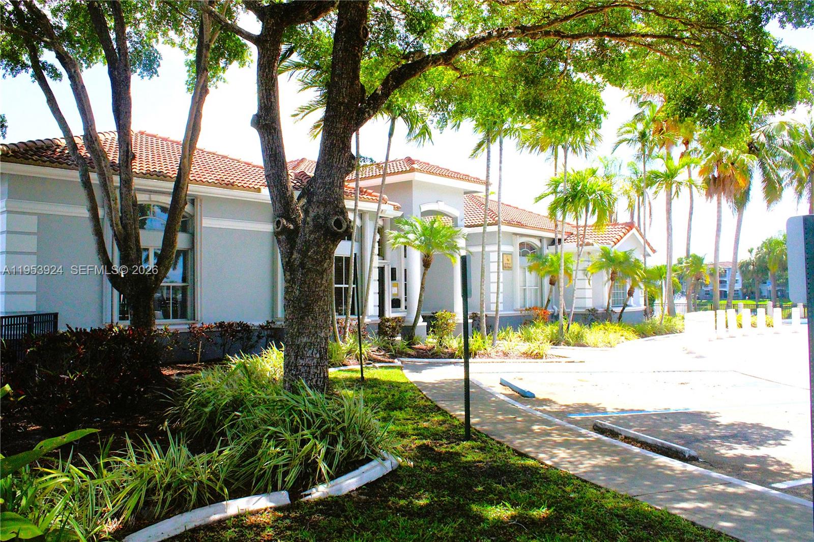 LA VIA CONDO - Residential