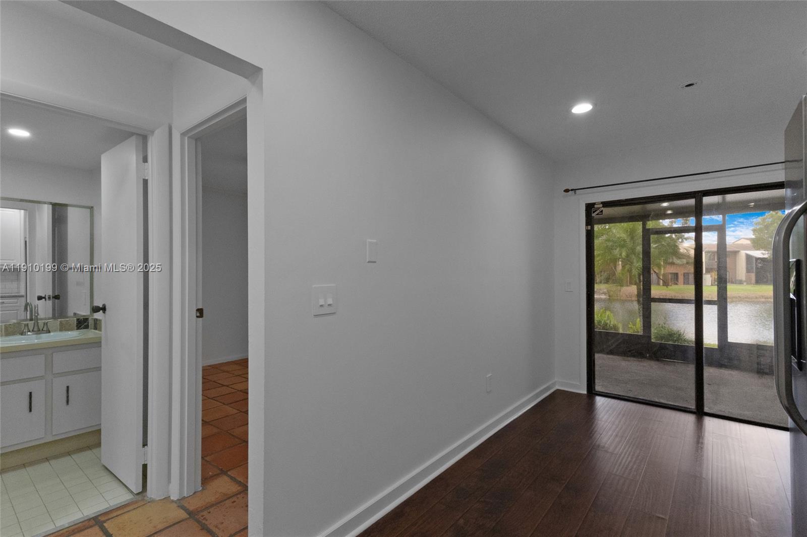 PINE ISLAND LAKES TOWNHOM - Residential Lease