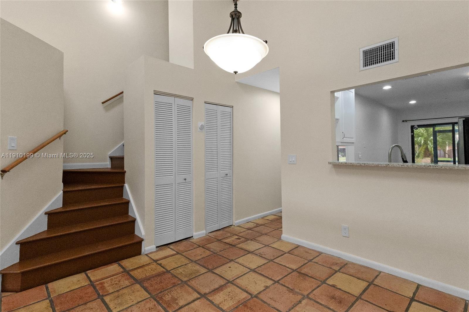 PINE ISLAND LAKES TOWNHOM - Residential Lease