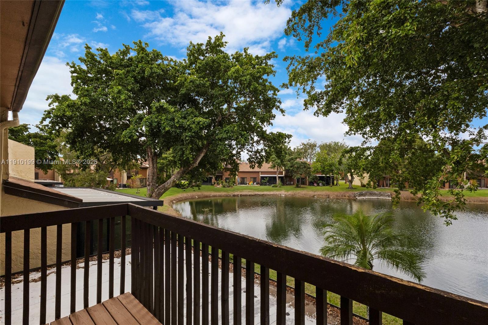 PINE ISLAND LAKES TOWNHOM - Residential Lease