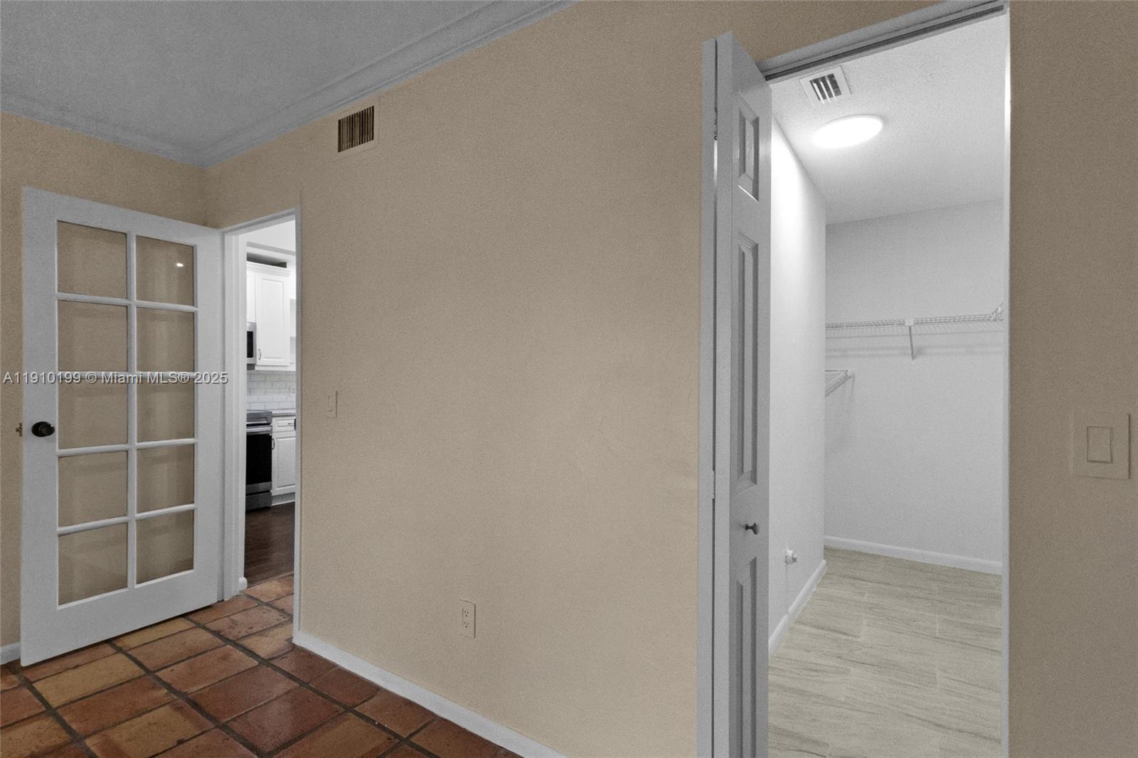 PINE ISLAND LAKES TOWNHOM - Residential Lease