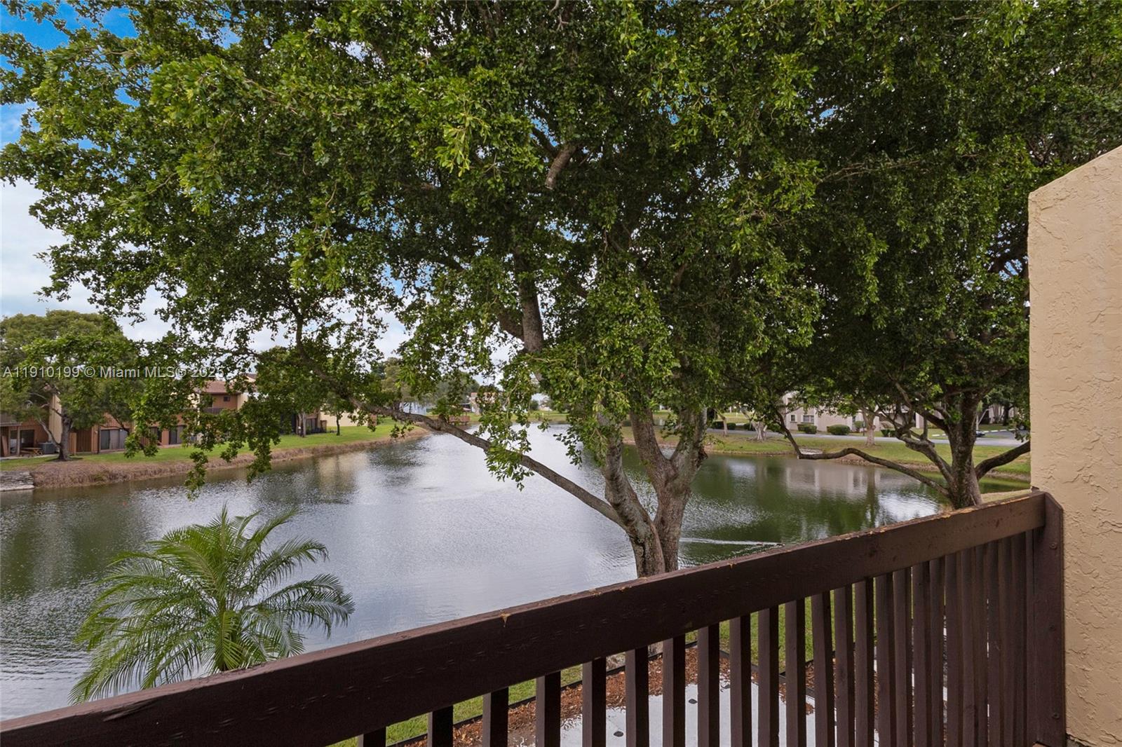 PINE ISLAND LAKES TOWNHOM - Residential Lease