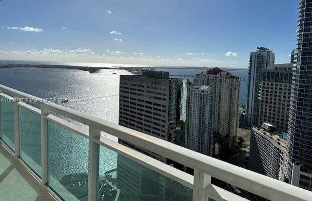 Property for Sale at 950 Brickell Bay Dr 4007, Miami, Broward County, Florida - Bedrooms: 2 
Bathrooms: 2  - $834,900