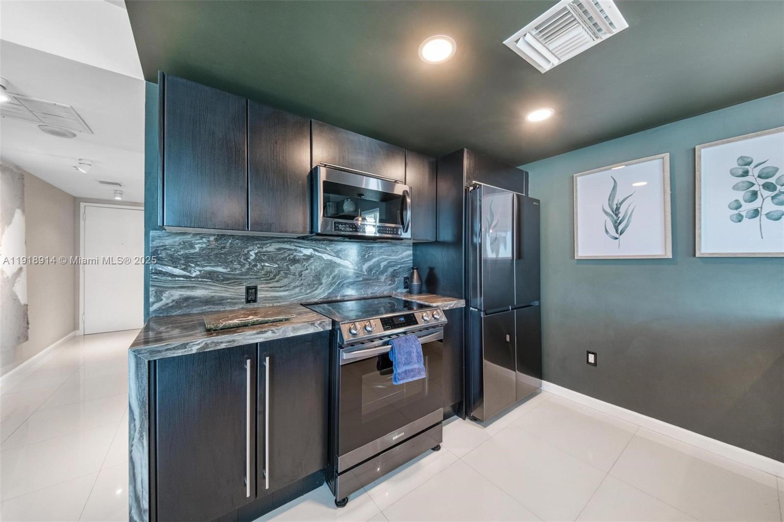 ONYX ON THE BAY CONDO - Residential