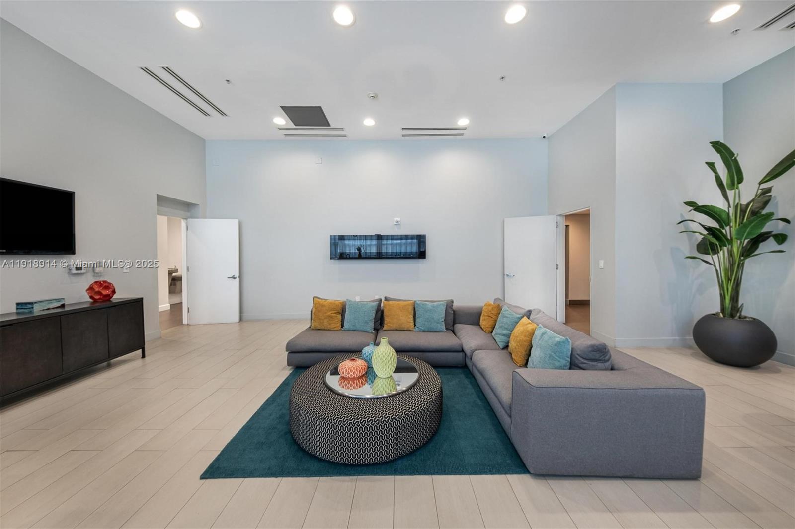 ONYX ON THE BAY CONDO - Residential