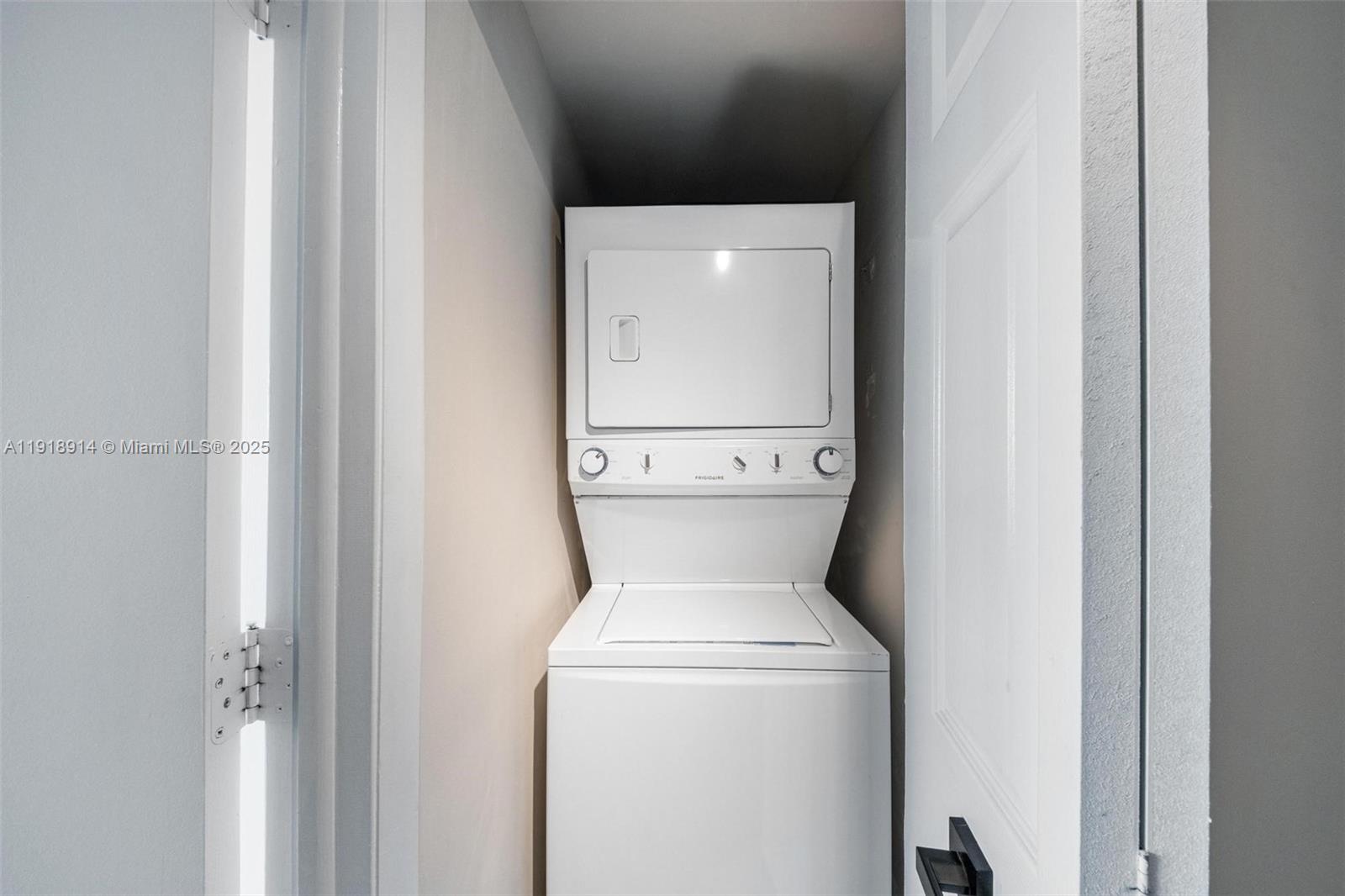 ONYX ON THE BAY CONDO - Residential