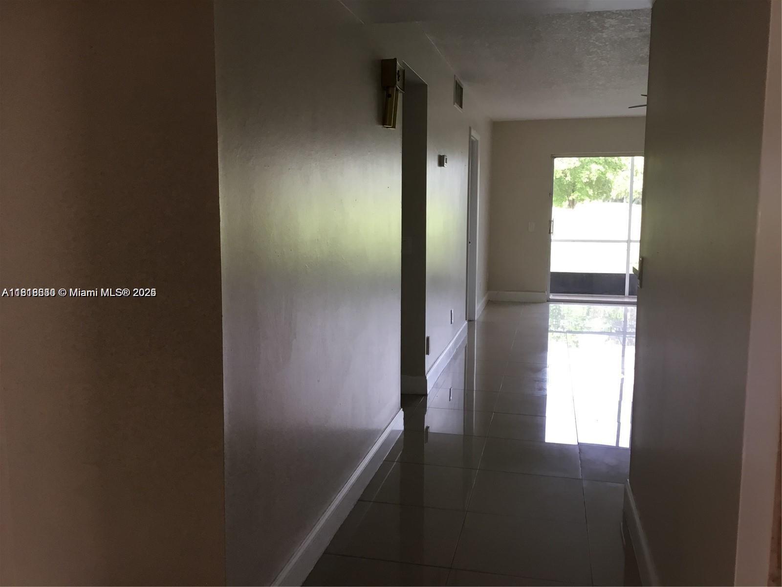 ARROWHEAD CONDO NO I - Residential Lease