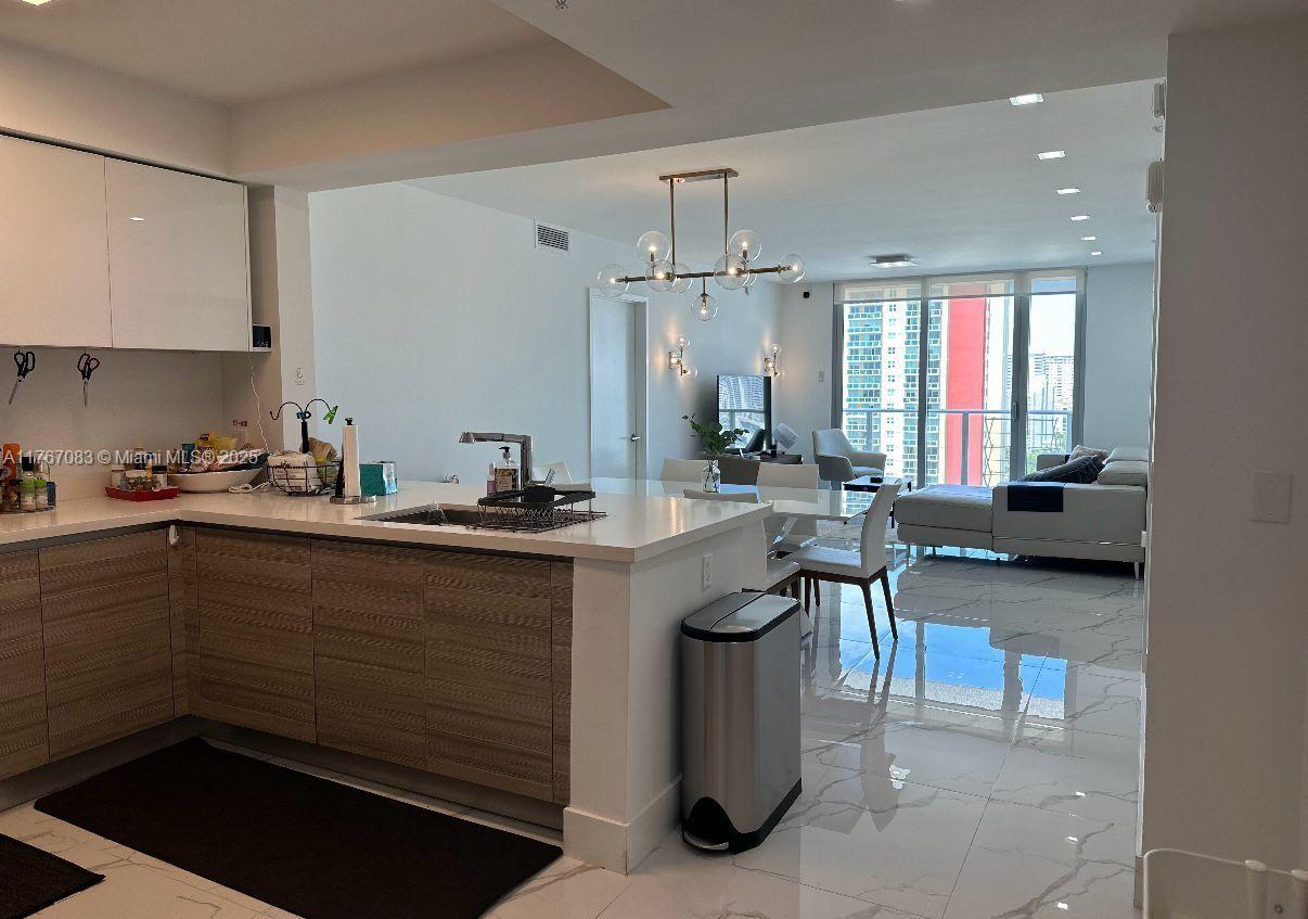 330 Sunny Isles Blvd 5-1403
